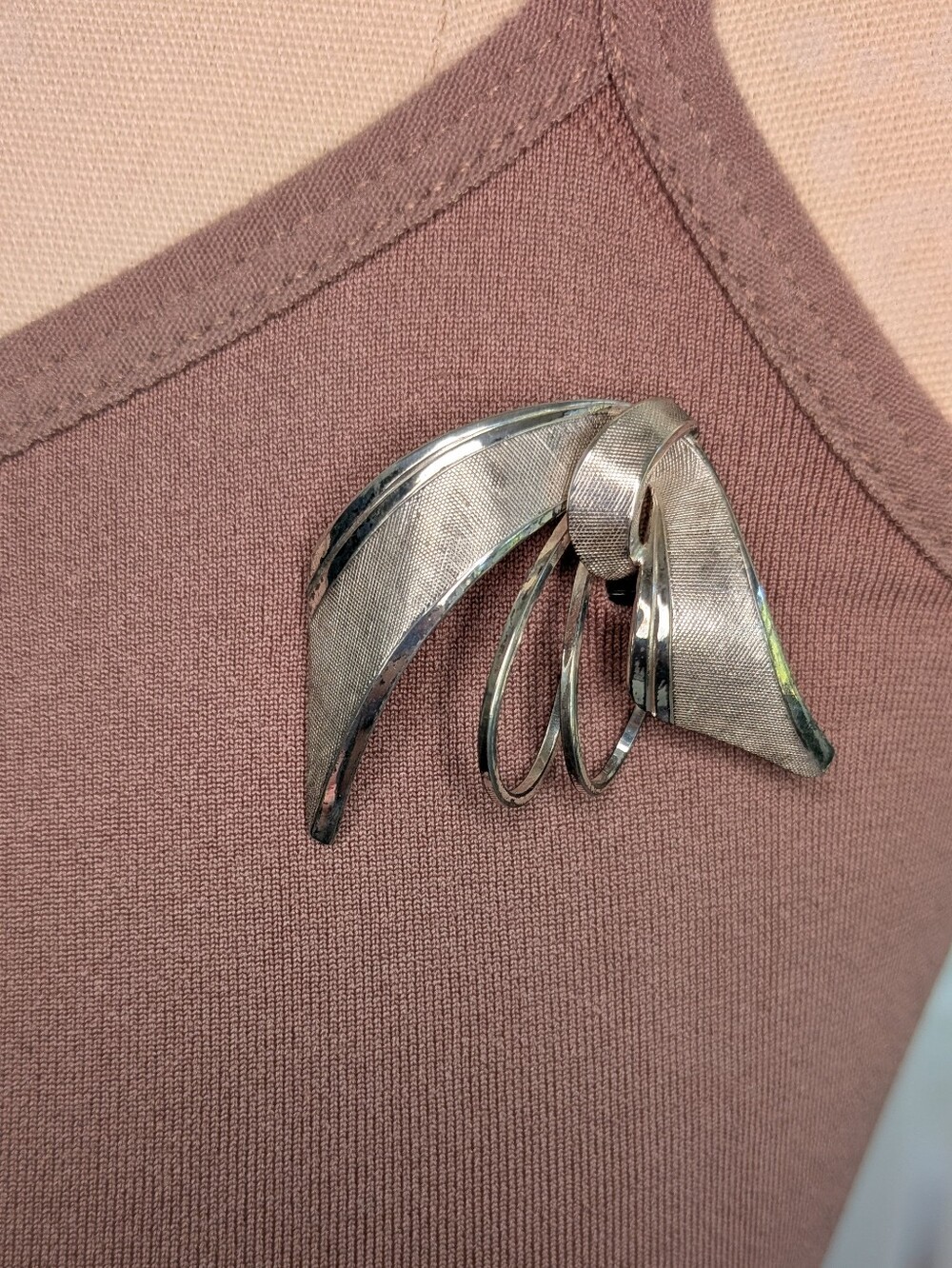 Vintage MONET Signed Silver Tone Abstract Textured Ribbon Bow Brooch Pin